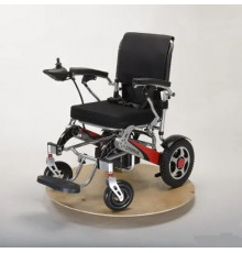 Легкая кресло-коляска с электроприводом Caterwil Ultra Lite-45 («Катэрвил Ультра Лайт-45»)